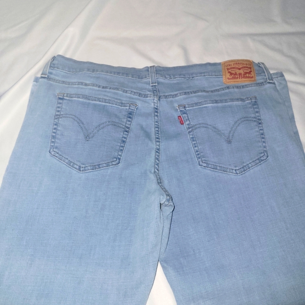 Levi Strauss & Co. Jeans - Picture 3 of 11